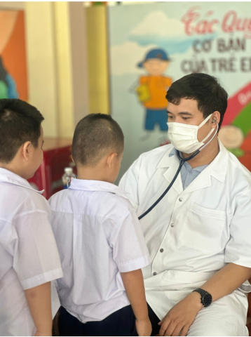 Trường Tiểu học Nguyễn Phan Vinh, tổ chức chăm sóc sức khỏe học đường cho học sinh toàn trường