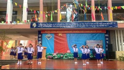 Trường Tiểu học Nguyễn Phan Vinh tổ chức sinh hoạt kỷ niệm 79 năm ngày thành lập quân đội nhân dân Việt Nam.