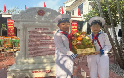 Trường Th Nguyễn Phan Vinh tham gia dâng hương khánh thành công trình nhà tưởng niệm anh hùng liệt sĩ nguyễn phan vinh tại điện bàn, quảng nam.