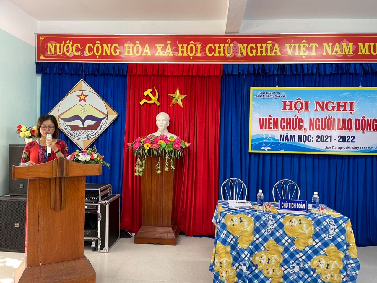 Trường Tiểu học Nguyễn Phan Vinh tổ chức hội nghị viên chức người lao động năm học 2021 - 2022.