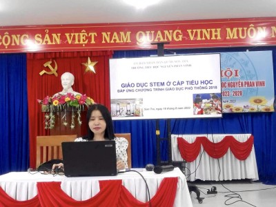 Tập huấn cho toàn thể giáo viên về việc triển khai thực hiện nội dung giáo dục STEM cấp tiểu học trong năm học mới