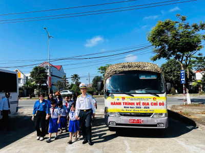 TRƯỜNG TIỂU HỌC NGUYỄN PHAN VINH PHỐI HỢP LỮ ĐOÀN 172 TỔ CHỨC “HÀNH TRÌNH VỀ ĐỊA CHỈ ĐỎ”.